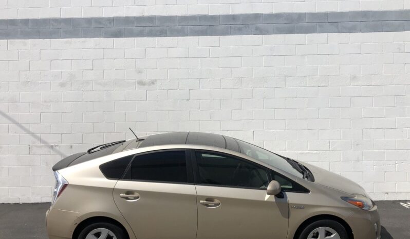 2010 Toyota Prius IV w/Solar Pkg full