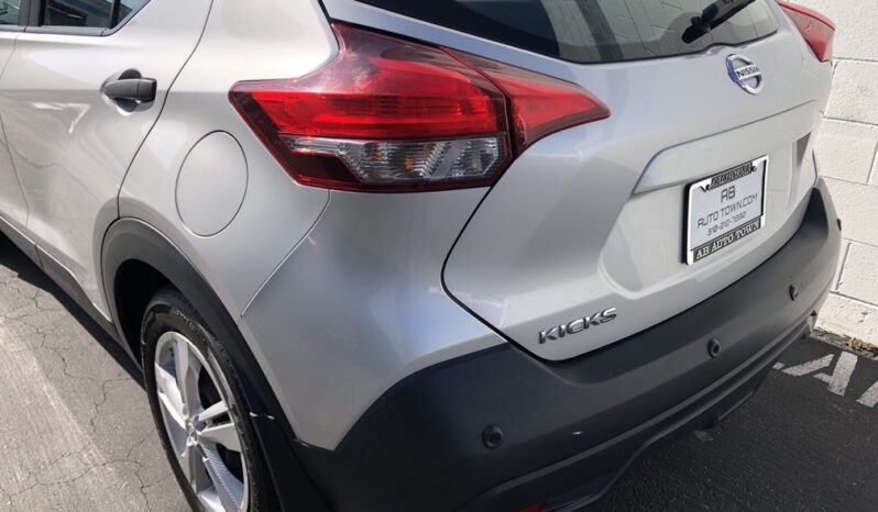 2020 Nissan Kicks S full