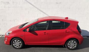 2015 Toyota Prius C Three full