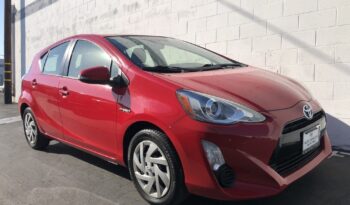 2015 Toyota Prius C Three full