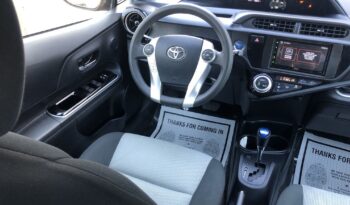 2015 Toyota Prius C Three full