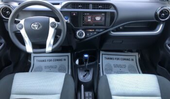 2015 Toyota Prius C Three full