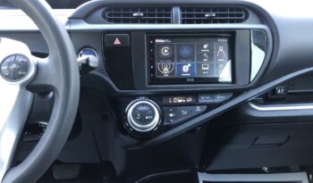 2015 Toyota Prius C Three full