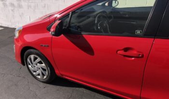 2015 Toyota Prius C Three full