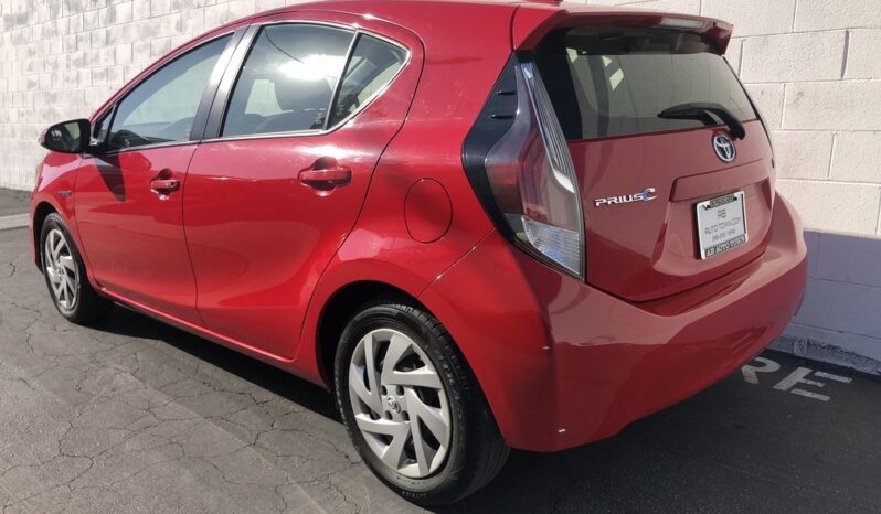 2015 Toyota Prius C Three full