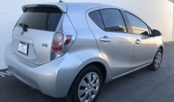 2014 Toyota Prius C Three full