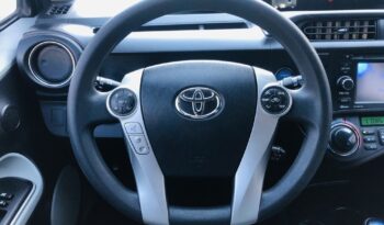 2014 Toyota Prius C Three full