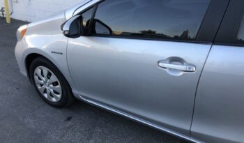 2014 Toyota Prius C Three full