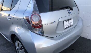 2014 Toyota Prius C Three full