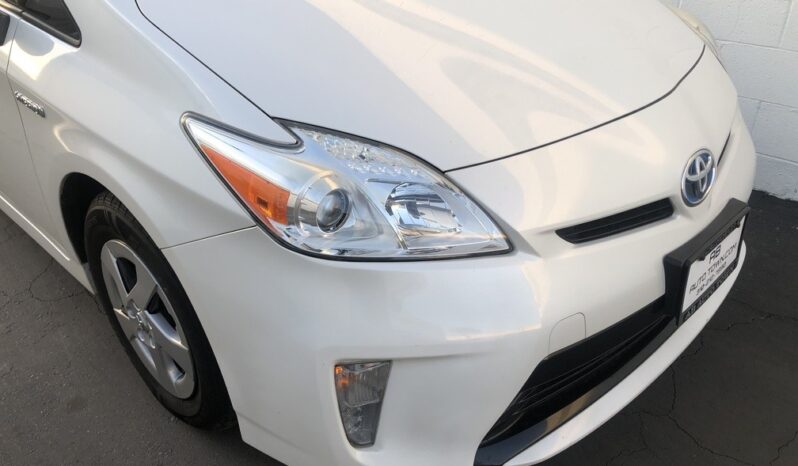 2015 Toyota Prius Two full