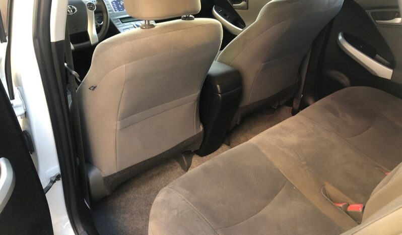 2015 Toyota Prius Two full