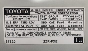 2015 Toyota Prius Two full