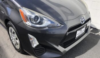 2016 Toyota Prius C Two full