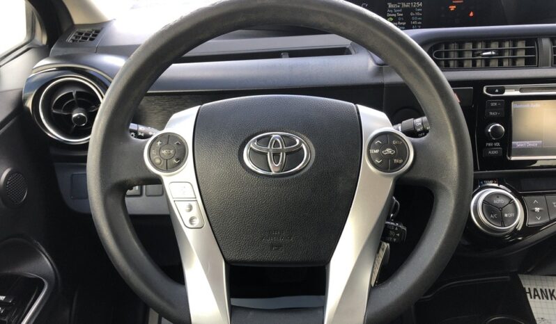 2016 Toyota Prius C Two full