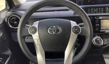 2016 Toyota Prius C Two full