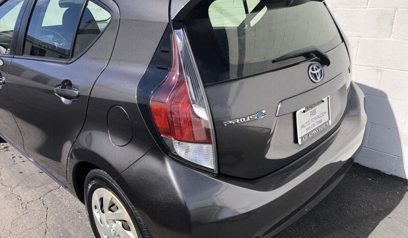 2016 Toyota Prius C Two full