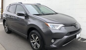 2017 Toyota RAV4 XLE full