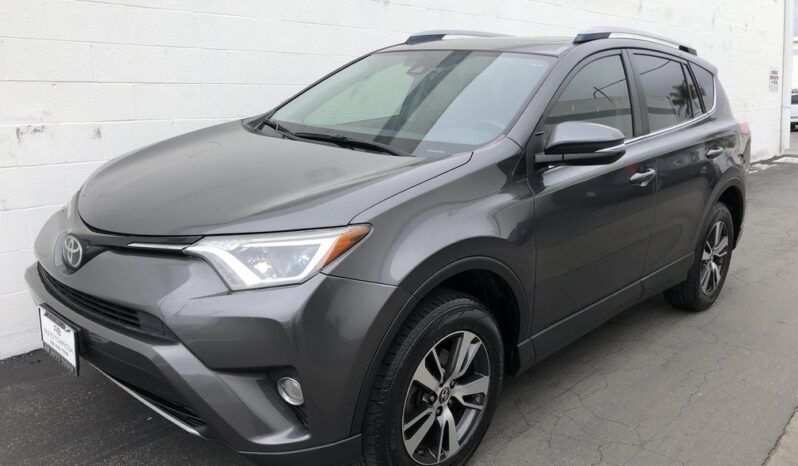 2017 Toyota RAV4 XLE full