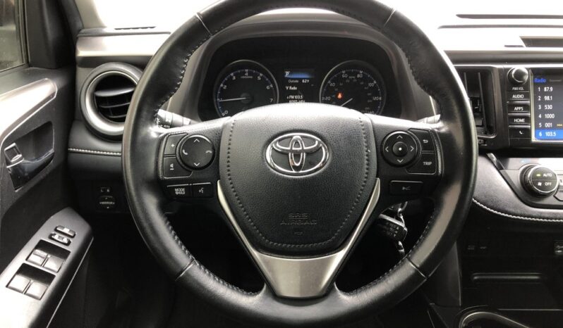 2017 Toyota RAV4 XLE full