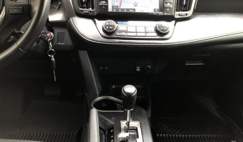 2017 Toyota RAV4 XLE full