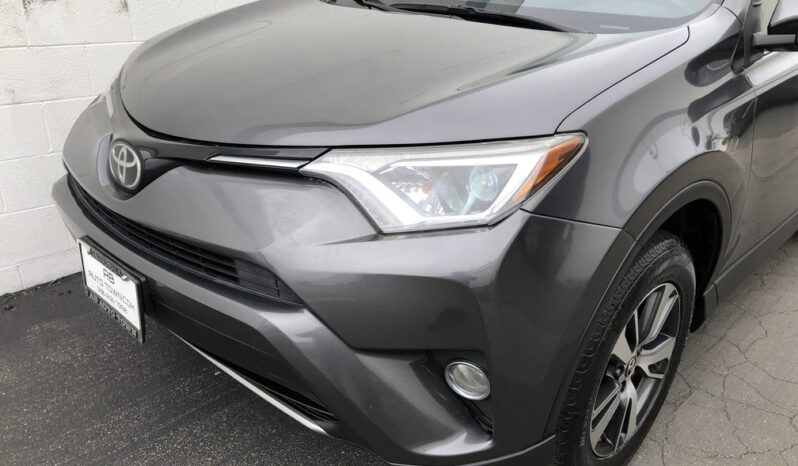 2017 Toyota RAV4 XLE full