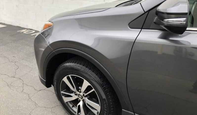 2017 Toyota RAV4 XLE full